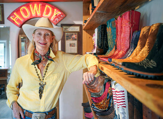 Santa Fe fashion designer touts style, comfort to boot!