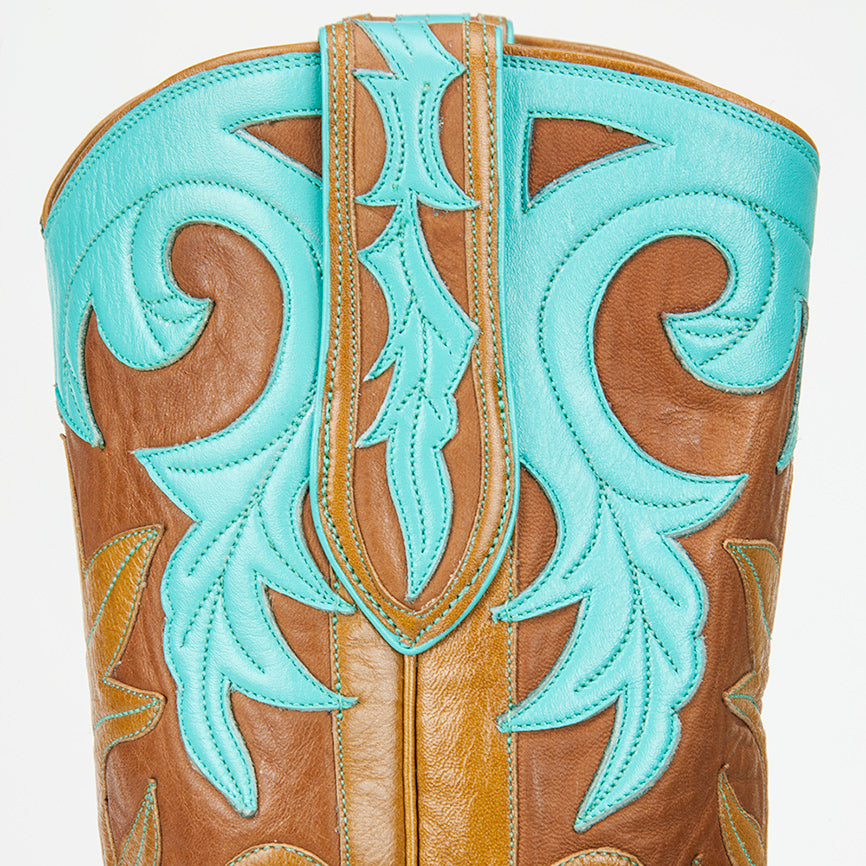 Monet With Turquoise Collar 12"