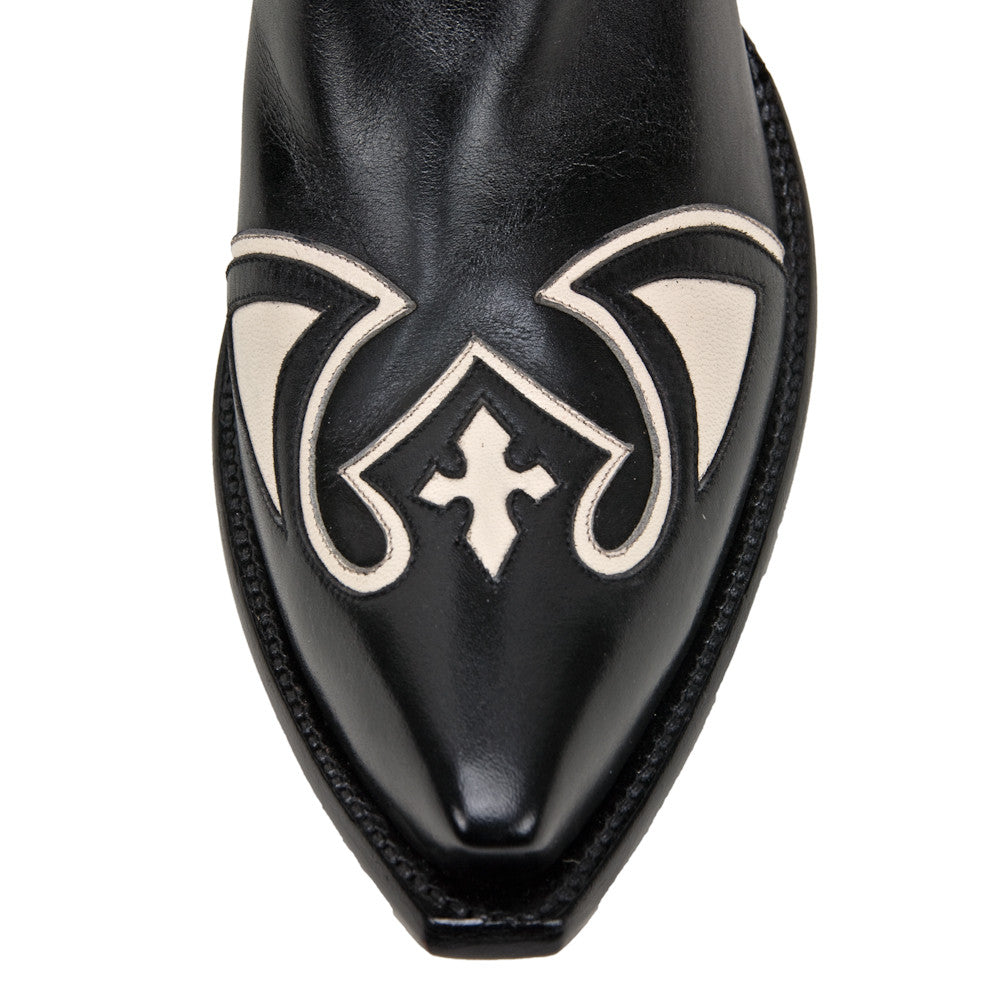 Skull & Crossbones 12" - Back at the Ranch